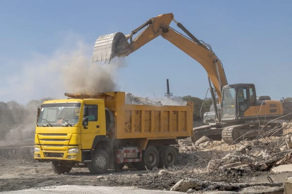 Excavaciones y acarreos con camiones de volteo